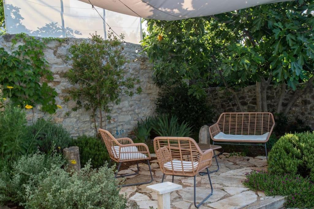 Stone House Kula Milica Villa Mala Cista Bagian luar foto