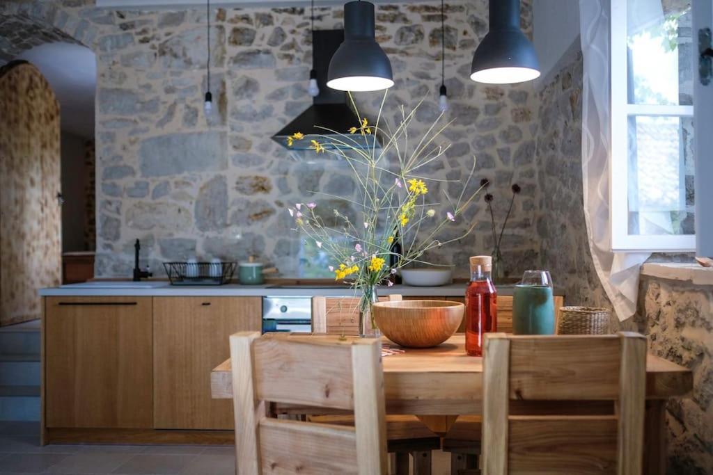 Stone House Kula Milica Villa Mala Cista Bagian luar foto